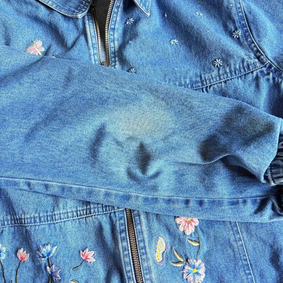 Women's Denim Embroidered Jacket - Picture 8 of 8